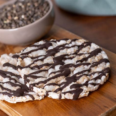 Gallette di riso con crema di mandorle e cioccolato marmorizzato