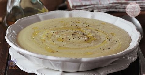 semolino e latte in una casseruola