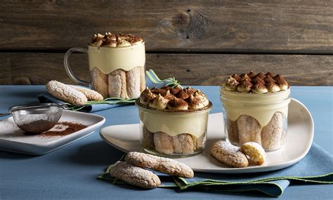composizione di tiramisù in vasetto