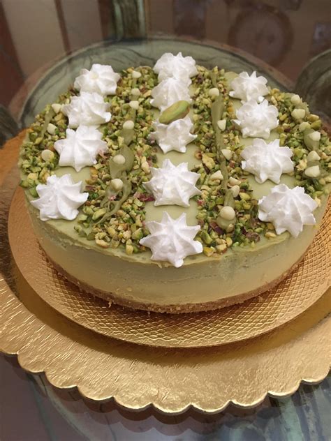 Crema di formaggio spalmabile e panna montata per la cheesecake